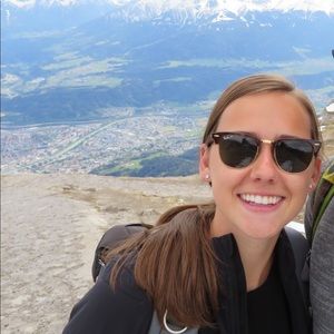 Meet your Posher, Sara